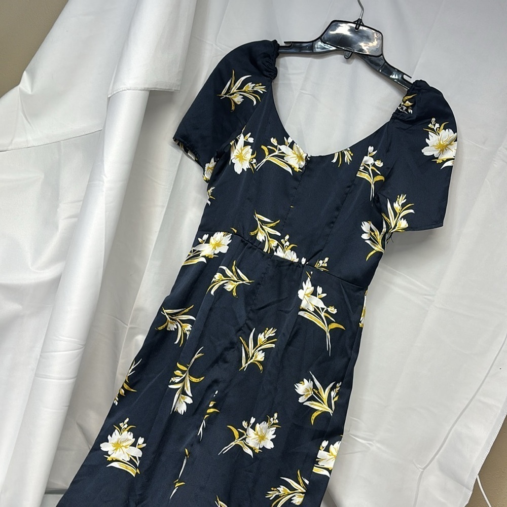Sam Edelman Navy Floral Midi  tossed flower puff  stretchy sleeve Dress size 4 - Picture 7 of 10
